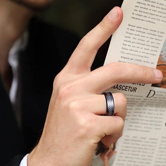 Black Tungsten Men’s Ring with black square carbon fiber inlay, 8mm - Picture 4 of 4